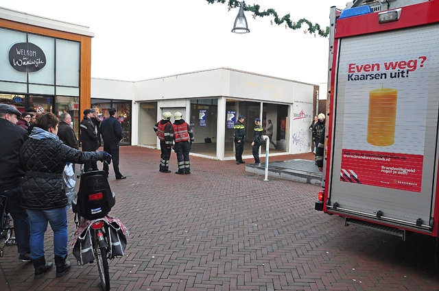 Brandweer rukt uit voor rookontwikkeling bij winkelcentrum De Els Waalwijk