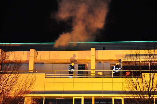 Brandweer rukt uit voor rookontwikkeling in bedrijf aan de Tuinstraat Waalwijk