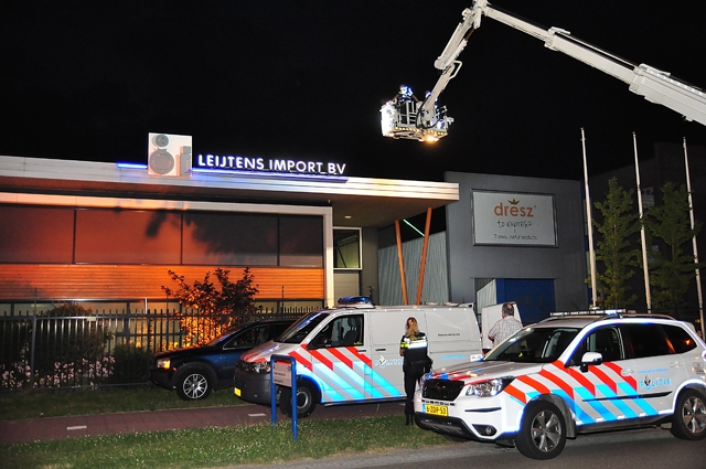 Klopjacht op inbreker aan de Prof. Asserweg Waalwijk