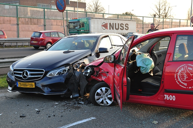 Drie auto’s betrokken bij ongeluk in Waalwijk