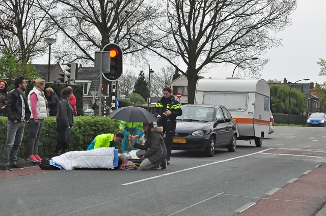 Fietser raakt gewond bij aanrijding met auto in Putstraat Waalwijk