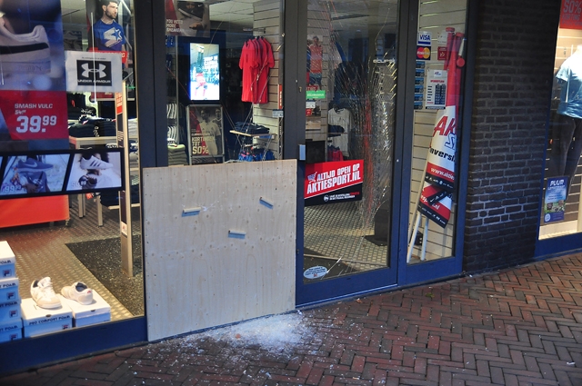 Weer een inbraak bij winkel van Aktiesport aan de Markt Waalwijk