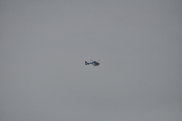 Politiehelikopter boven Waalwijk