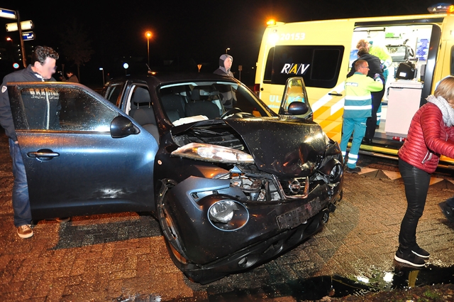 Drie auto’s komen in botsing aan de Akkerlaan Waalwijk