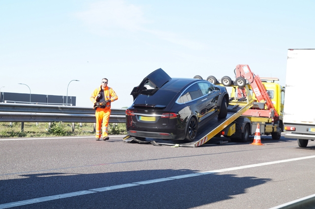 Aanrijding tussen twee auto’s op A59 bij Waalwijk richting Oss