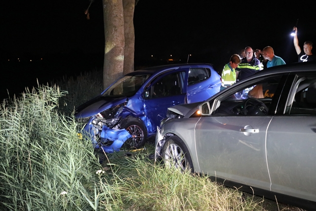 Drie gewonden bij botsing tussen twee auto’s in Waalwijk