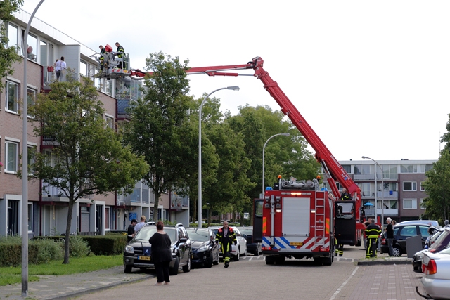 Brandweer rukt groots uit naar Noordstraat voor rokende prullenbak