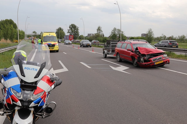 Flinke aanrijding op de Midden-Brabantweg Waalwijk
