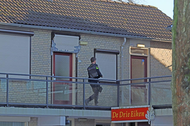 Man dreigt met mes en zet buurt op stelten aan de Bernard Zweersstraat Waalwijk