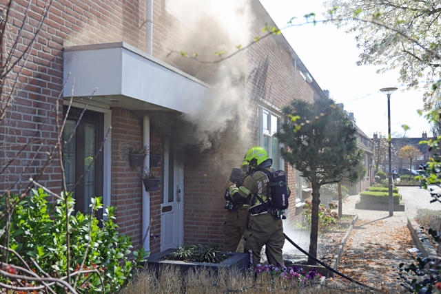 Rook en waterschade bij brand in woning aan de Touwerij Waalwijk