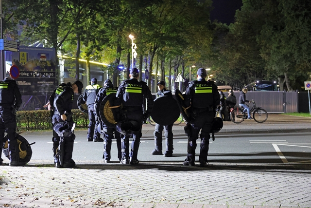 Grote politie-inzet bij wedstrijd RKC Waalwijk – Willem II: avond verloopt rustig