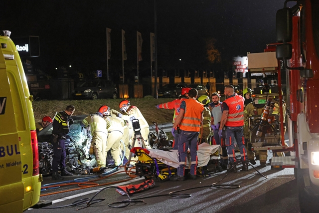 Ongeluk met spookrijder op de A59 eist tweede leven: man (24) overleden