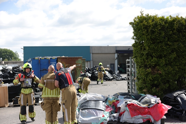 Brandweer voorkomt erger bij bedrijfspand DRI Rubber