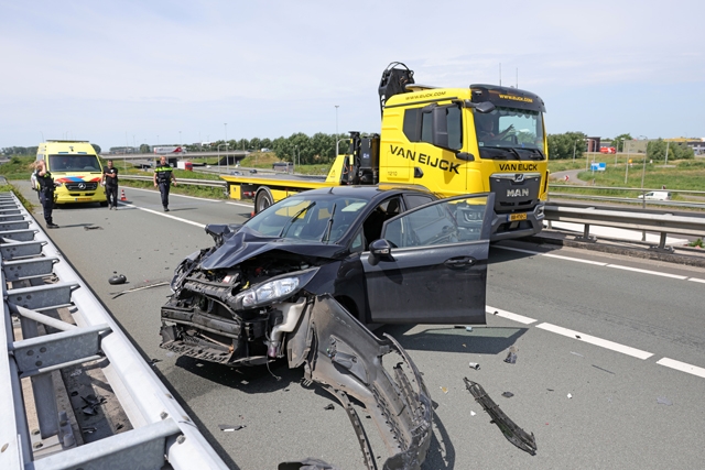 Kettingbotsing met drie voertuigen op A59 zorgt voor flinke file vanaf Kaatsheuvel