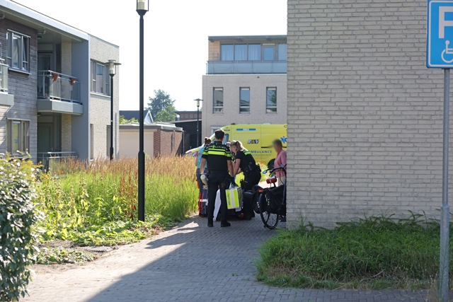 Zwaargewonde man aangetroffen in woning Nelson Mandelastraat